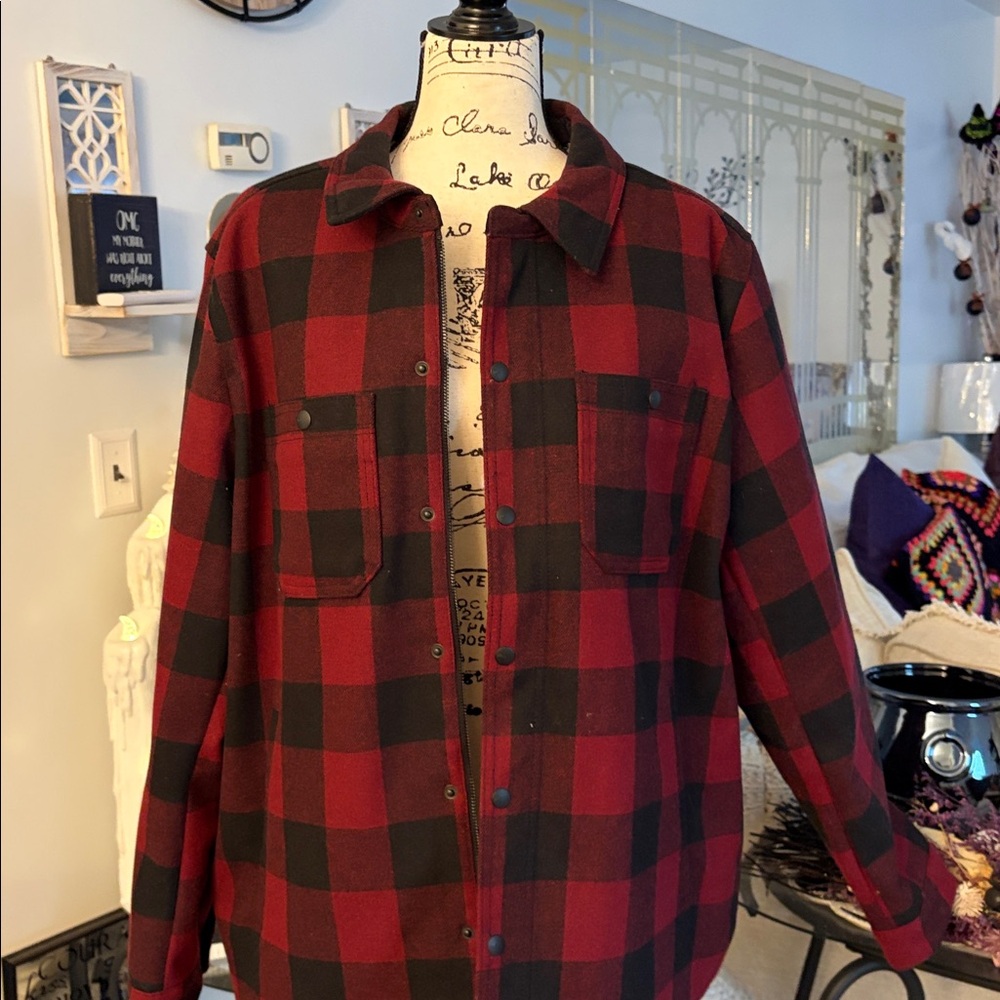 G.H. Bass & Co. Red and Black Plaid Sherpa-Lined Jacket - Picture 2 of 9